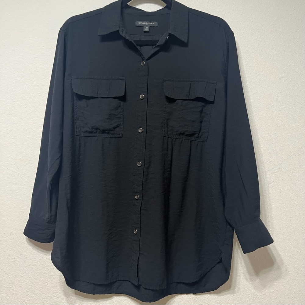 XS Gently Used Banana Republic Factory Women’s Black Button Down